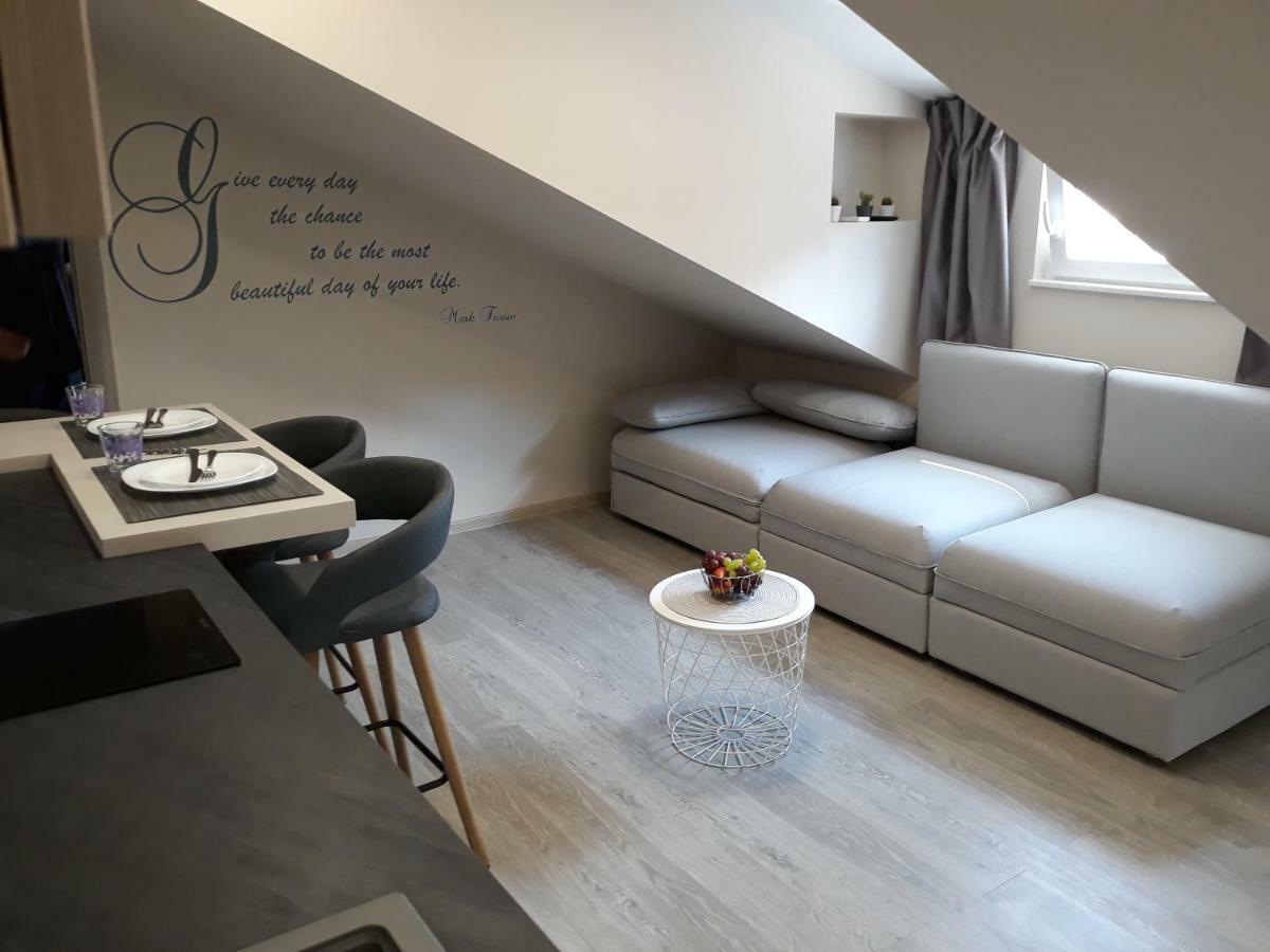 Center Apartment Dalu Pula Luaran gambar